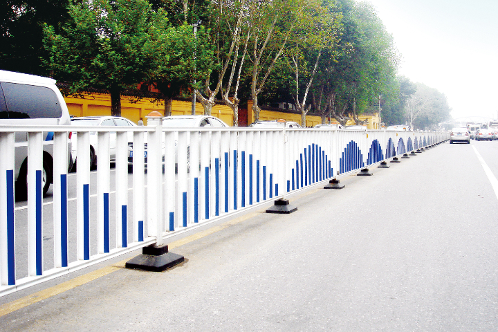 上海花箱護(hù)欄廠家 歡迎咨詢 江蘇愛(ài)可青交通科技供應(yīng)