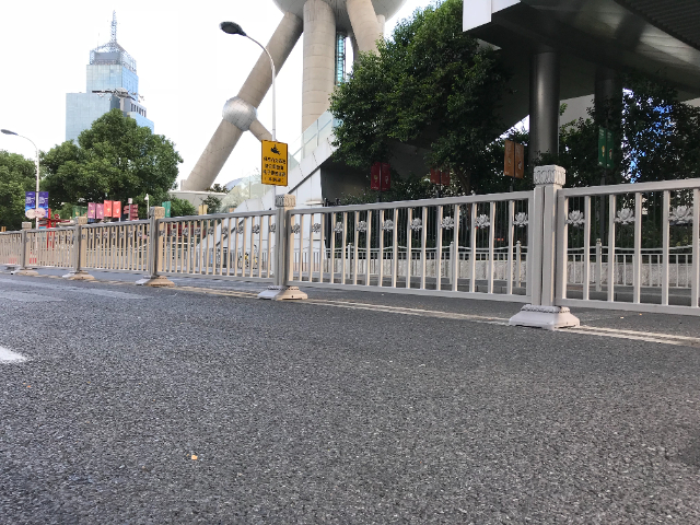 貴州草坪護(hù)欄價格,護(hù)欄