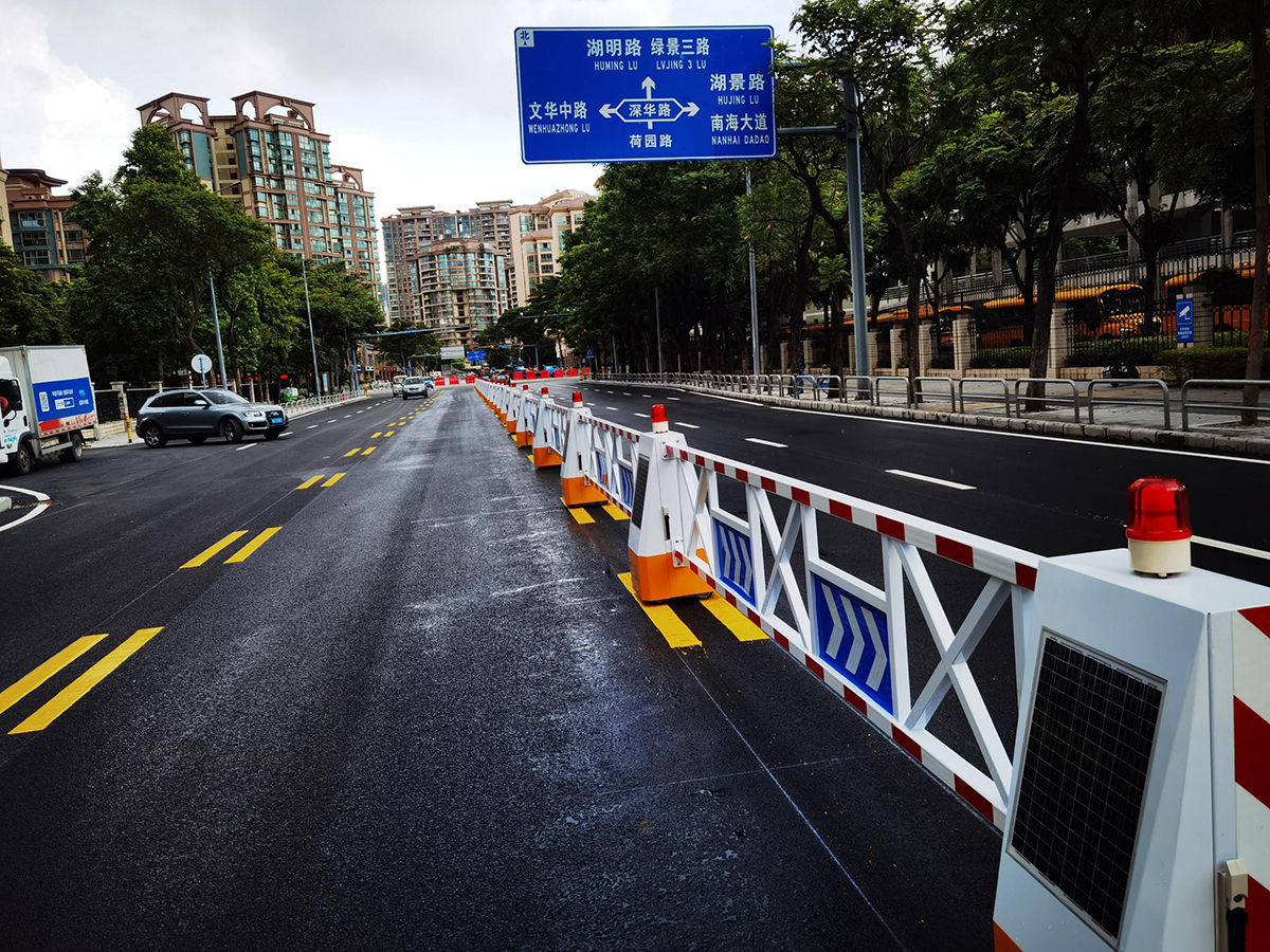 鐵腕治堵！貴陽(yáng)交警對(duì)愛(ài)可青潮汐車(chē)道機(jī)器人官方評(píng)價(jià)