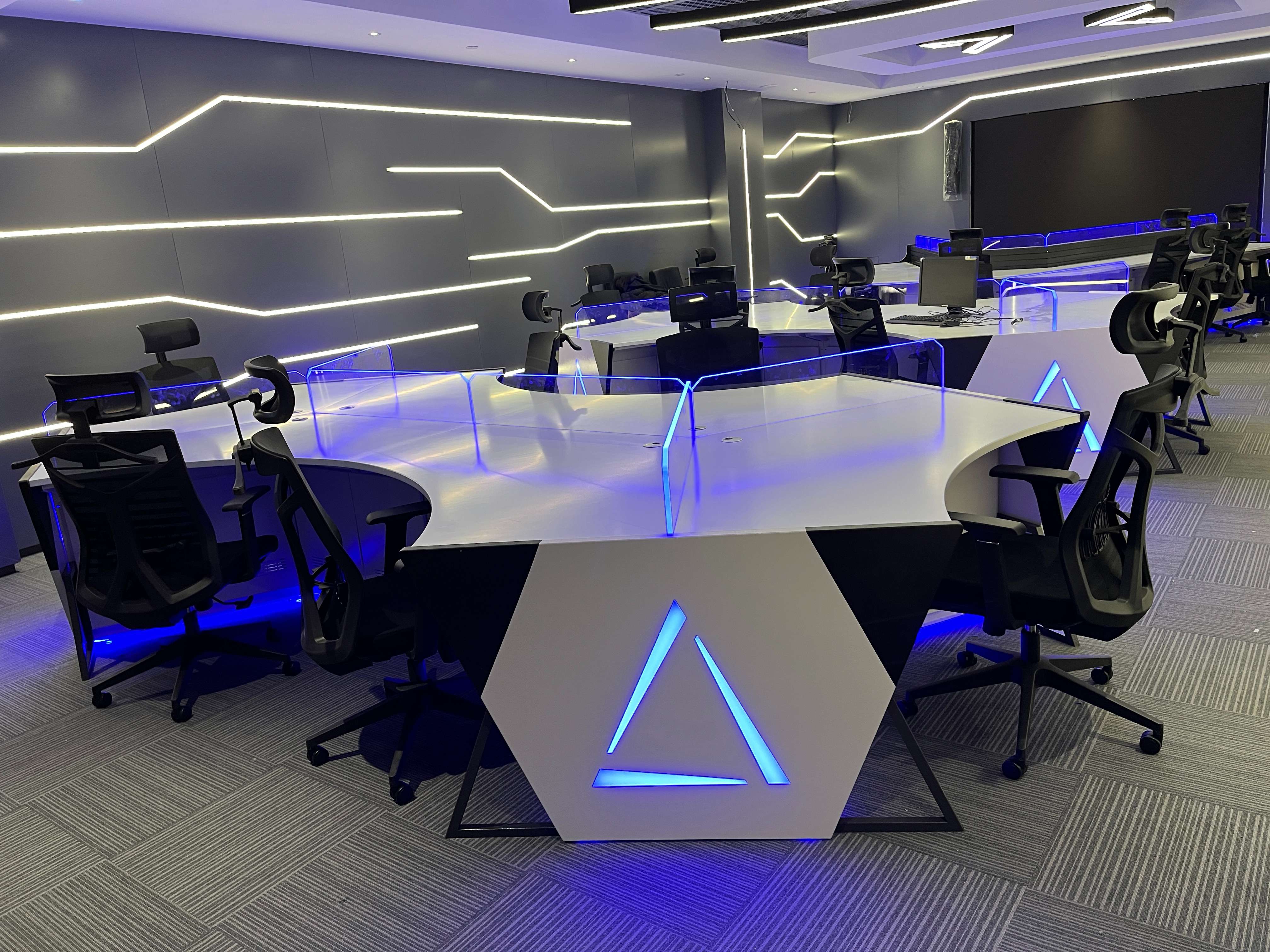 交通監(jiān)控臺(tái)定制需要注意哪些細(xì)節(jié)