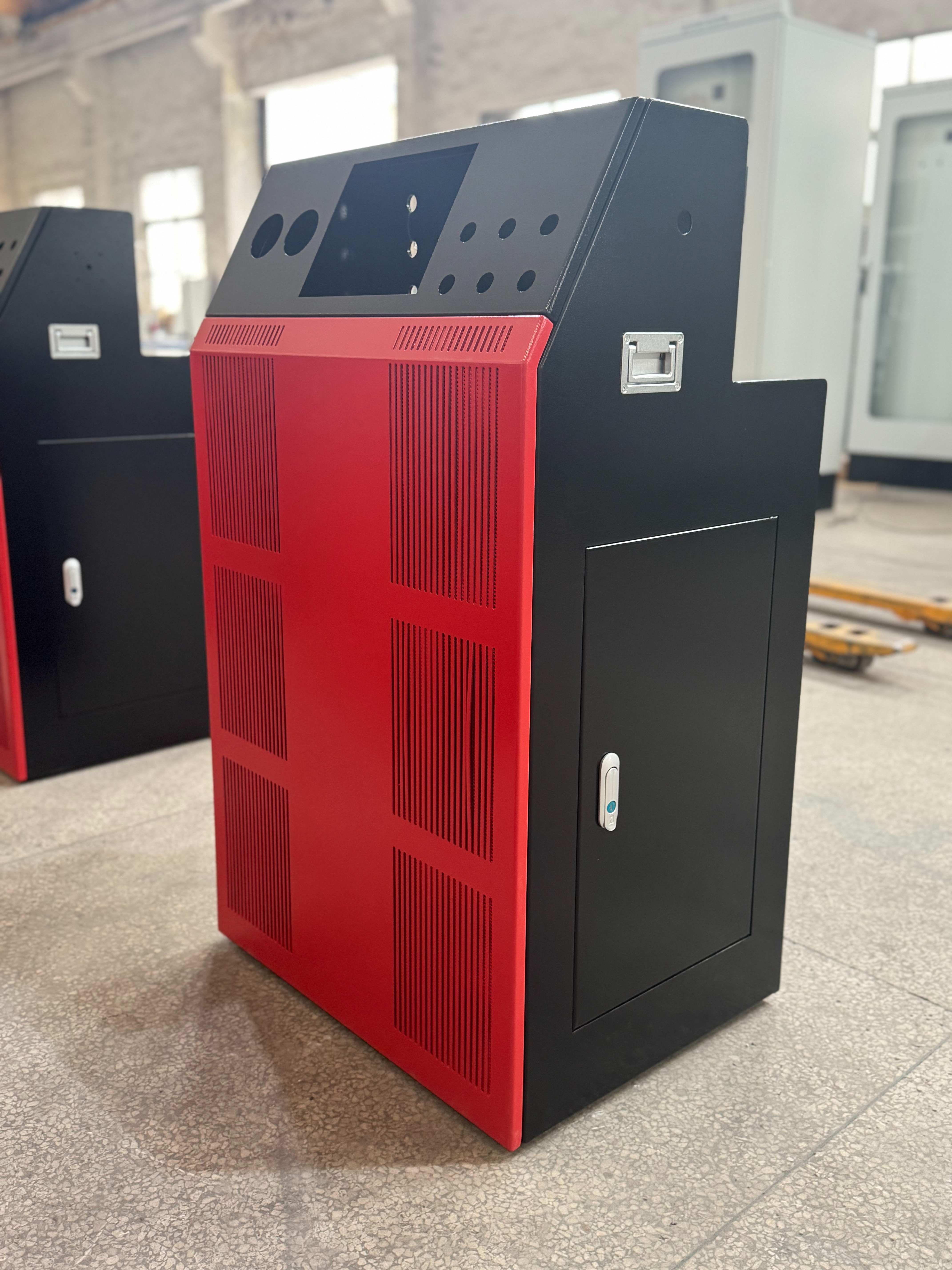 電器控制柜柜門哪種材質(zhì)散熱好？