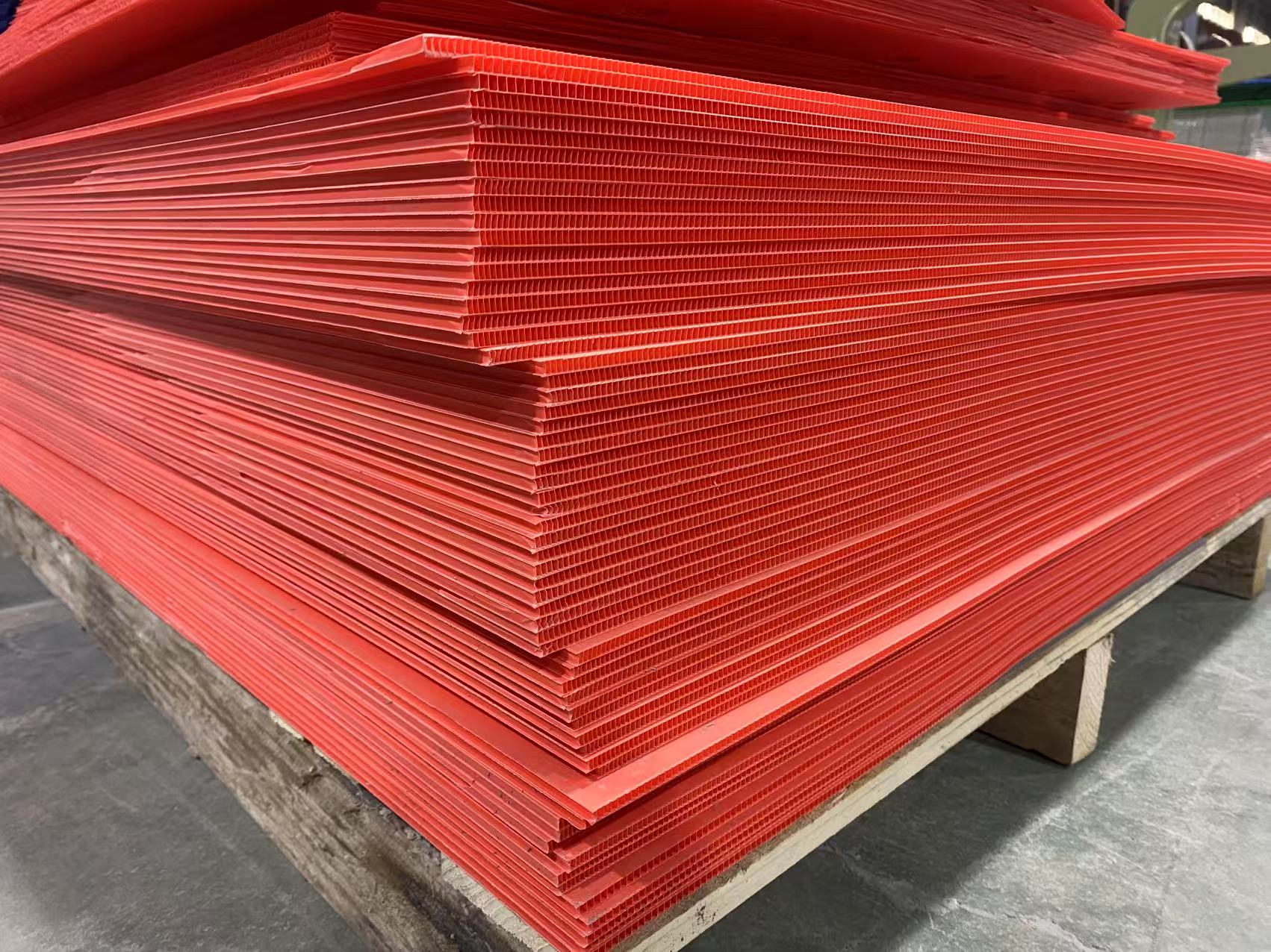 萬通板刀卡防靜電在電子產品包裝中的重要性與實踐