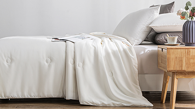 雙宮繭蠶絲蠶絲被成品代工 浙江五世同堂真絲家紡供應(yīng)