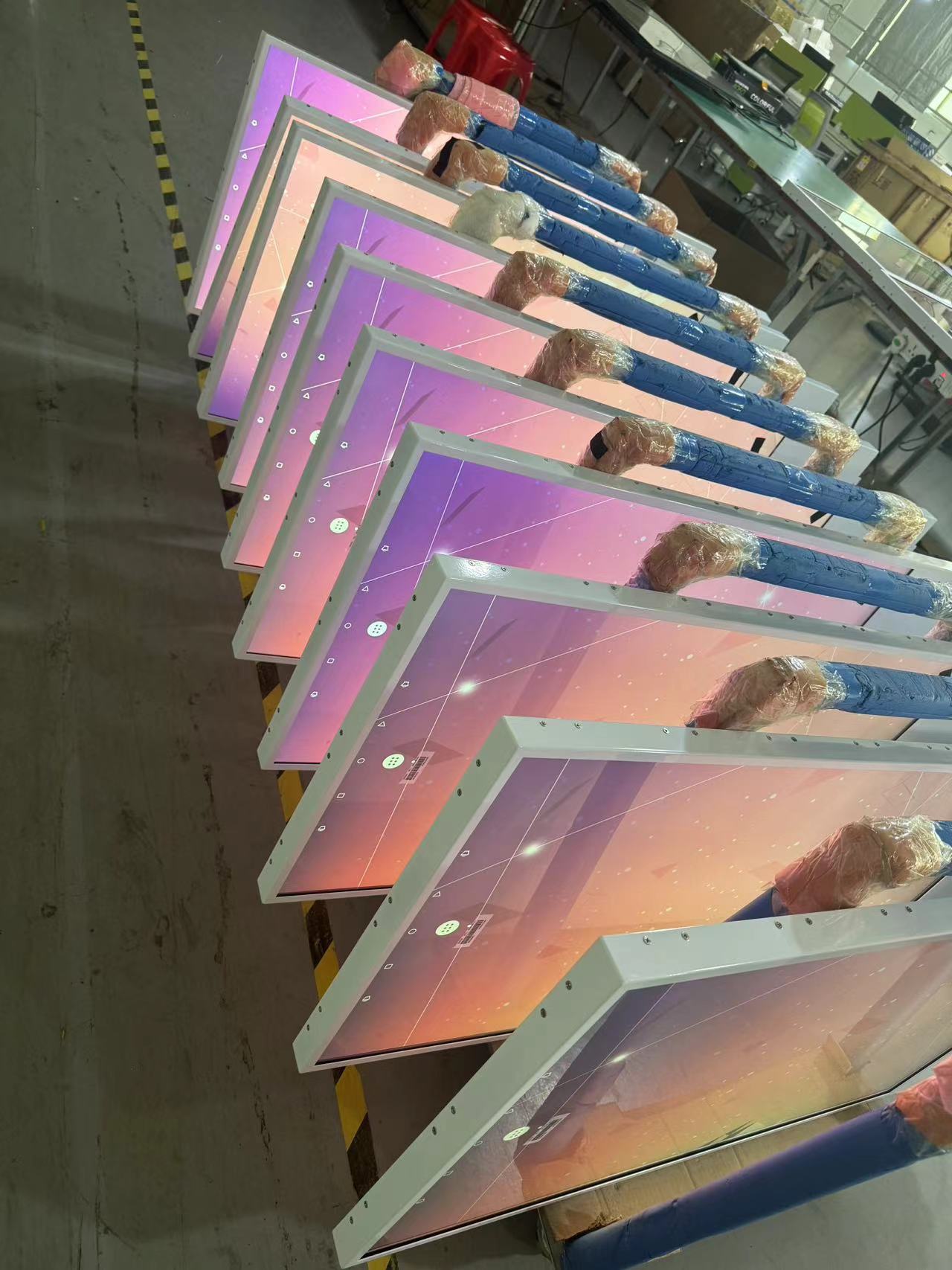 郵政儲蓄銀行廣告機(jī)案例