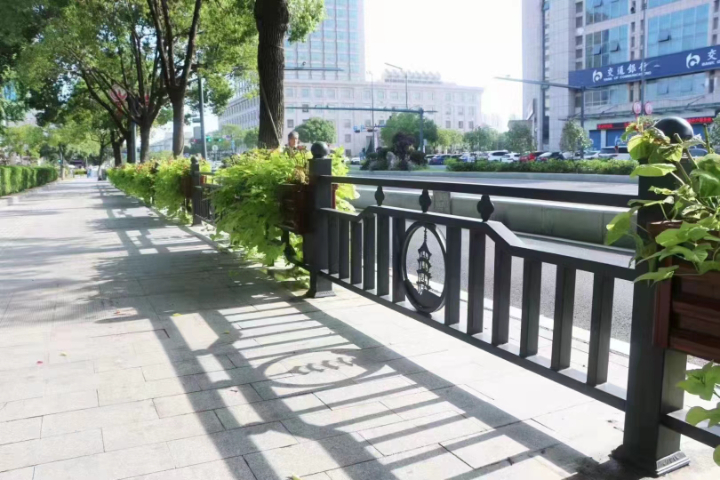 濟(jì)寧花箱護(hù)欄批發(fā)廠家
