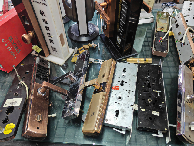 成都專業學開鎖需要多少錢 誠信為本  成都市三心鎖具供應