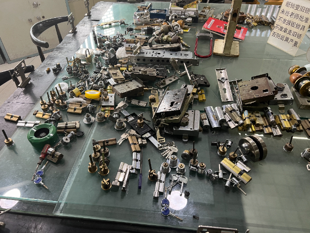 四川正規(guī)學習開鎖需要多少錢 服務至上  成都市三心鎖具供應