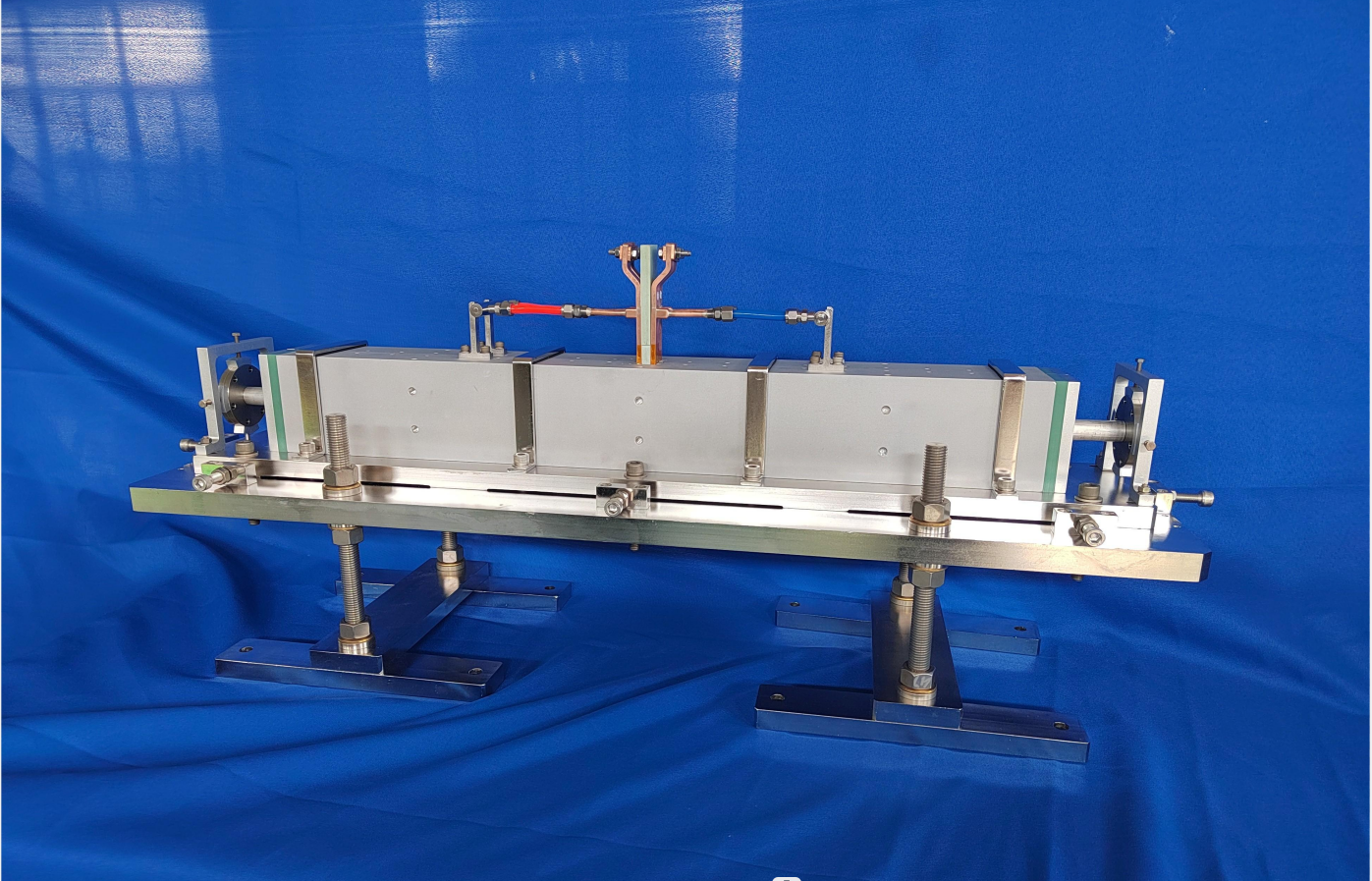 硬X射線自由電子激光裝置 硬X射線自由電子激光裝置