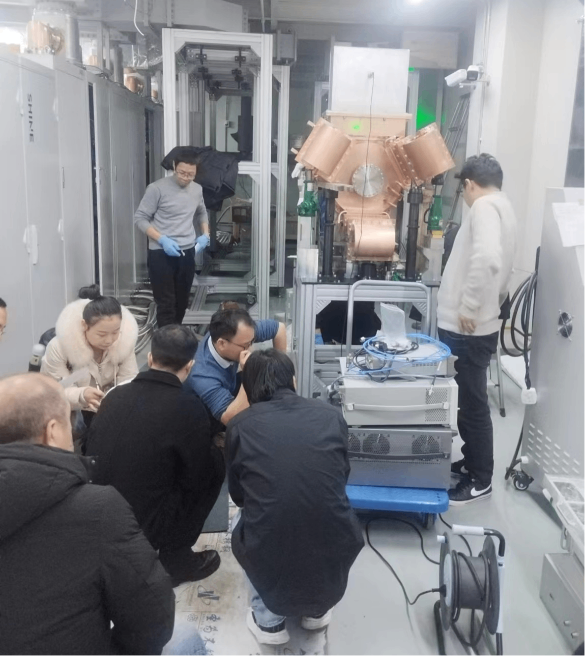 武漢大學先進光源500MHz高頻腔體順利安裝上線并成功通過測試