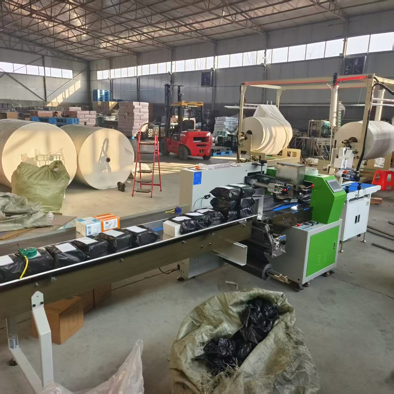 快遞套待機(jī)|自動套袋機(jī)|枕式包裝機(jī)