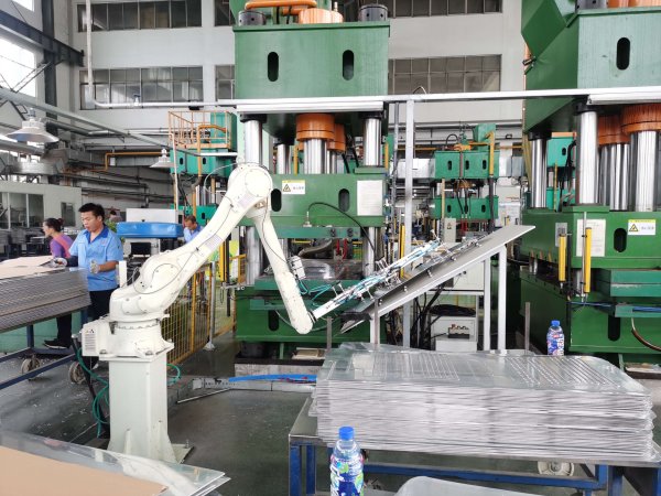 油壓機(jī)上下料