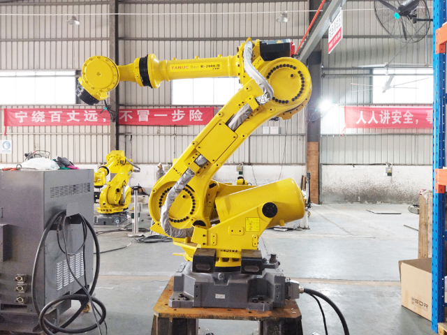 重慶碼垛庫卡機器人設(shè)備廠家 東莞市凡誠機器人科技供應(yīng)