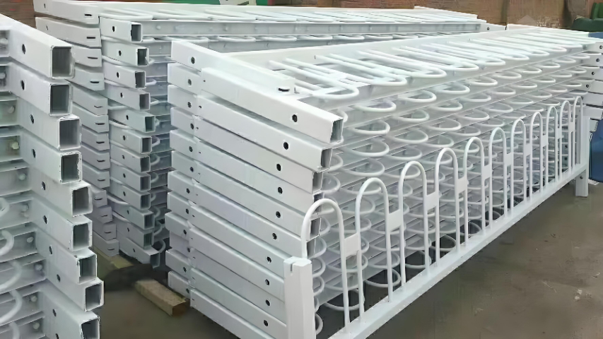 熱鍍鋅圍墻欄桿批發(fā) 推薦咨詢 四川省和美勝建設(shè)工程供應(yīng)