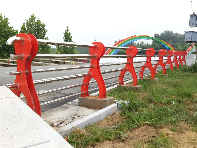 市政道路欄桿生產(chǎn)廠家 歡迎咨詢 四川省和美勝建設(shè)工程供應(yīng)