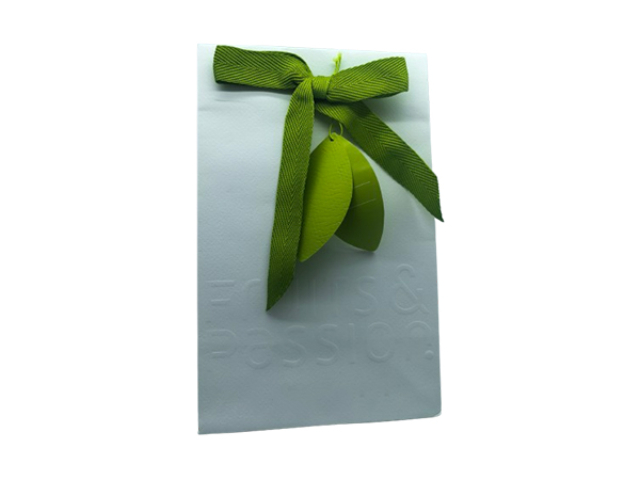 東莞購物紙袋報(bào)價(jià) 東莞市睿創(chuàng)包裝制品供應(yīng)