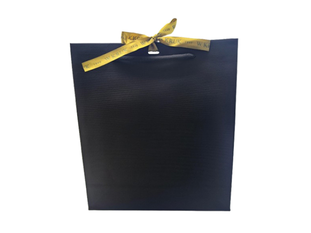 東莞服裝紙袋樣品 東莞市睿創(chuàng)包裝制品供應;