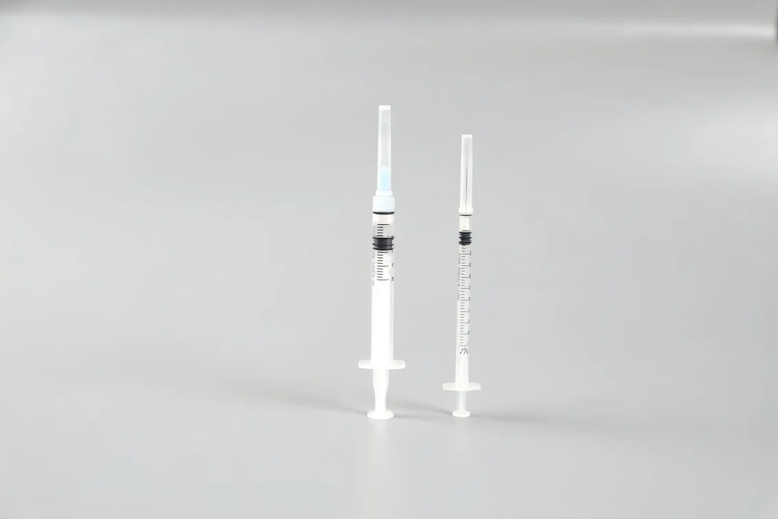 Jeringas&nbsp;retr&aacute;ctiles&nbsp;con&nbsp;autodesactivaci&oacute;n&nbsp;para&nbsp;vacunas&nbsp;y&nbsp;agujas&nbsp;de&nbsp;un&nbsp;solo&nbsp;uso
