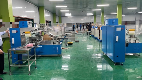 越南客戶牛奶吸管生產線