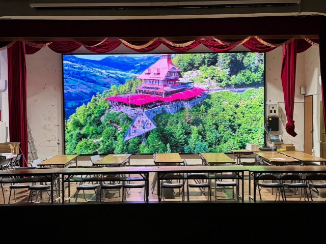 甘肅P2.5LED顯示屏廠家推薦 深圳市鑫富誠(chéng)光電供應(yīng)