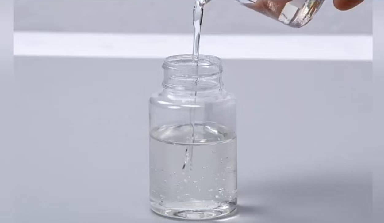 “膠”傲江湖：膠水廠家在行業(yè)應(yīng)用中的璀璨光芒