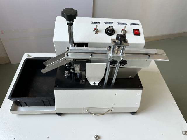 東莞銷售成型機(jī)源頭廠家 東莞市鼎合鑫電子科技供應(yīng)