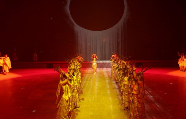 舞臺設備公司：沉浸式演出空間整體設備解決方案