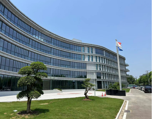 四方光電股份有限公司技術(shù)中心中庭項(xiàng)目門窗工程