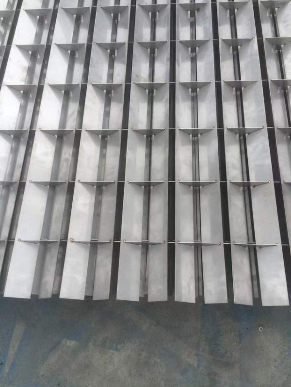 斗式網(wǎng)格反應(yīng)器