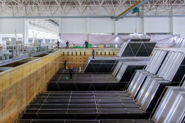 超長棱形框架不銹鋼波形斜板