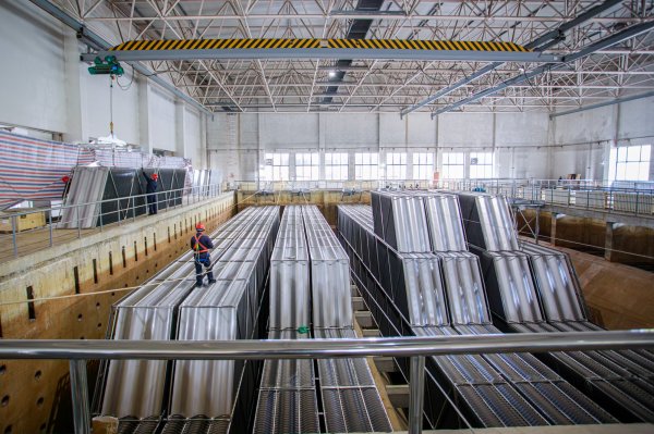 超長棱形框架不銹鋼波形斜板