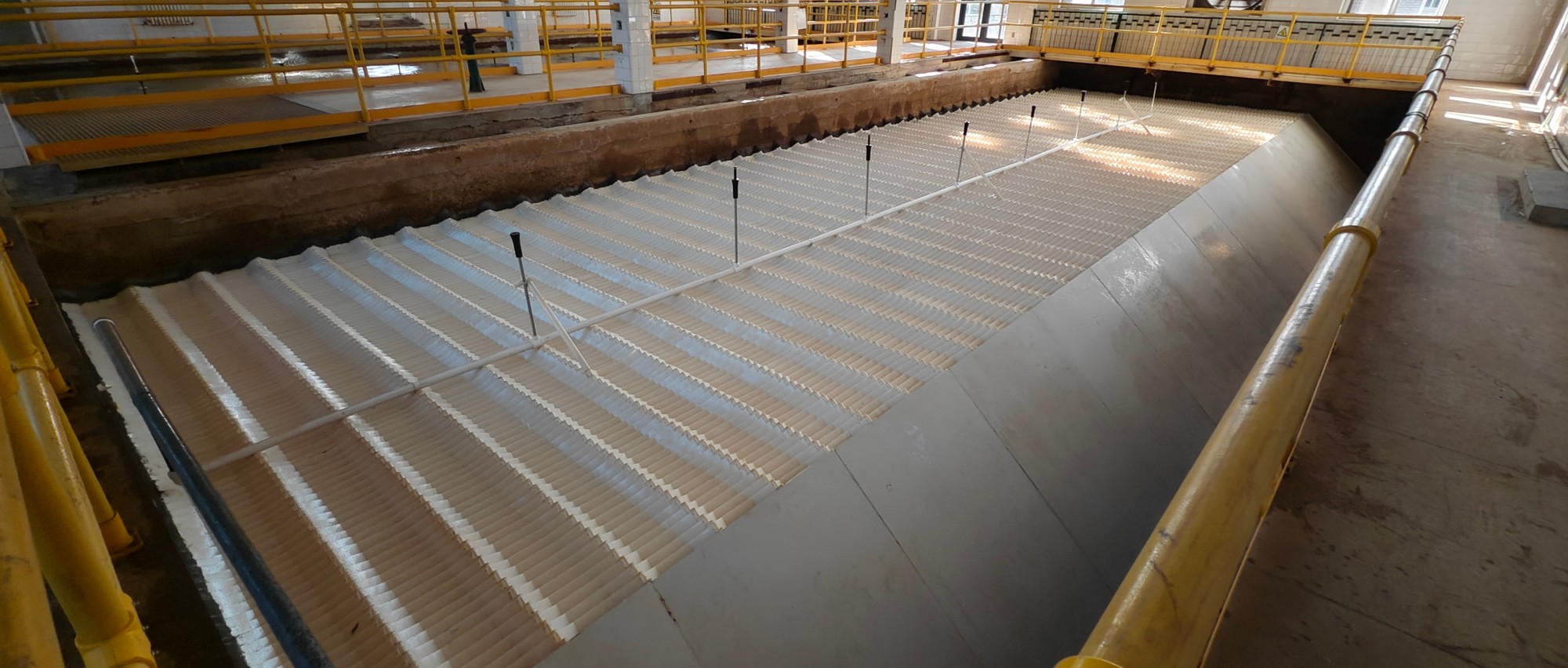 同向流收集水斜板裝置