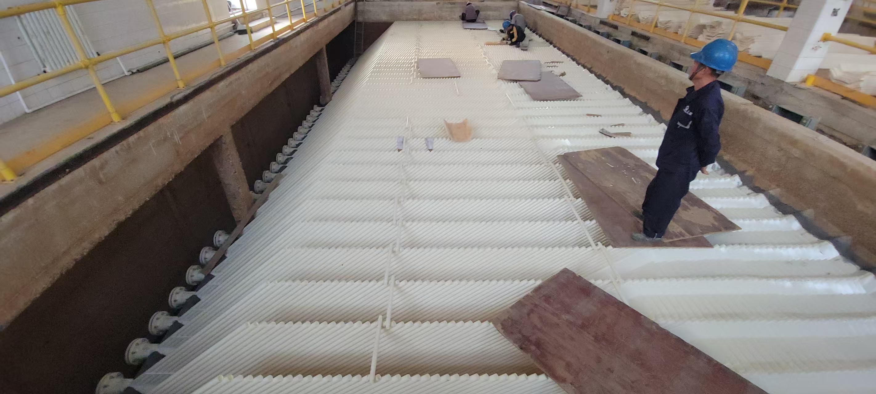 同向流收集水斜板裝置