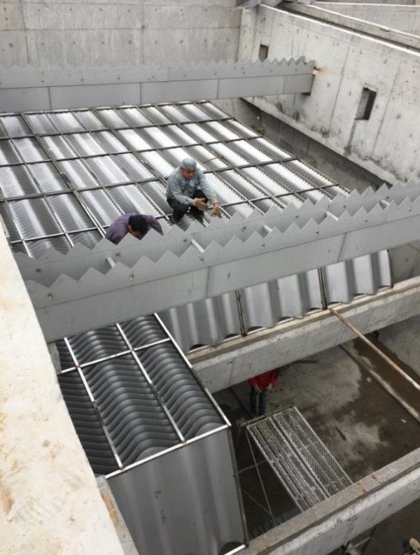 超長棱形框架不銹鋼波形斜板