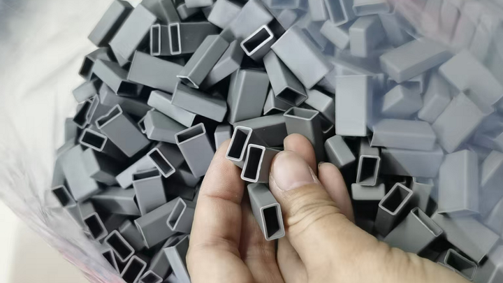 山西矽膠帽套量大從優(yōu) 東莞市華諾絕緣材料科技供應(yīng)