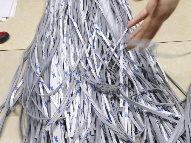 重慶國(guó)內(nèi)液態(tài)硅膠泡棉定做價(jià)格 東莞市華諾絕緣材料科技供應(yīng)