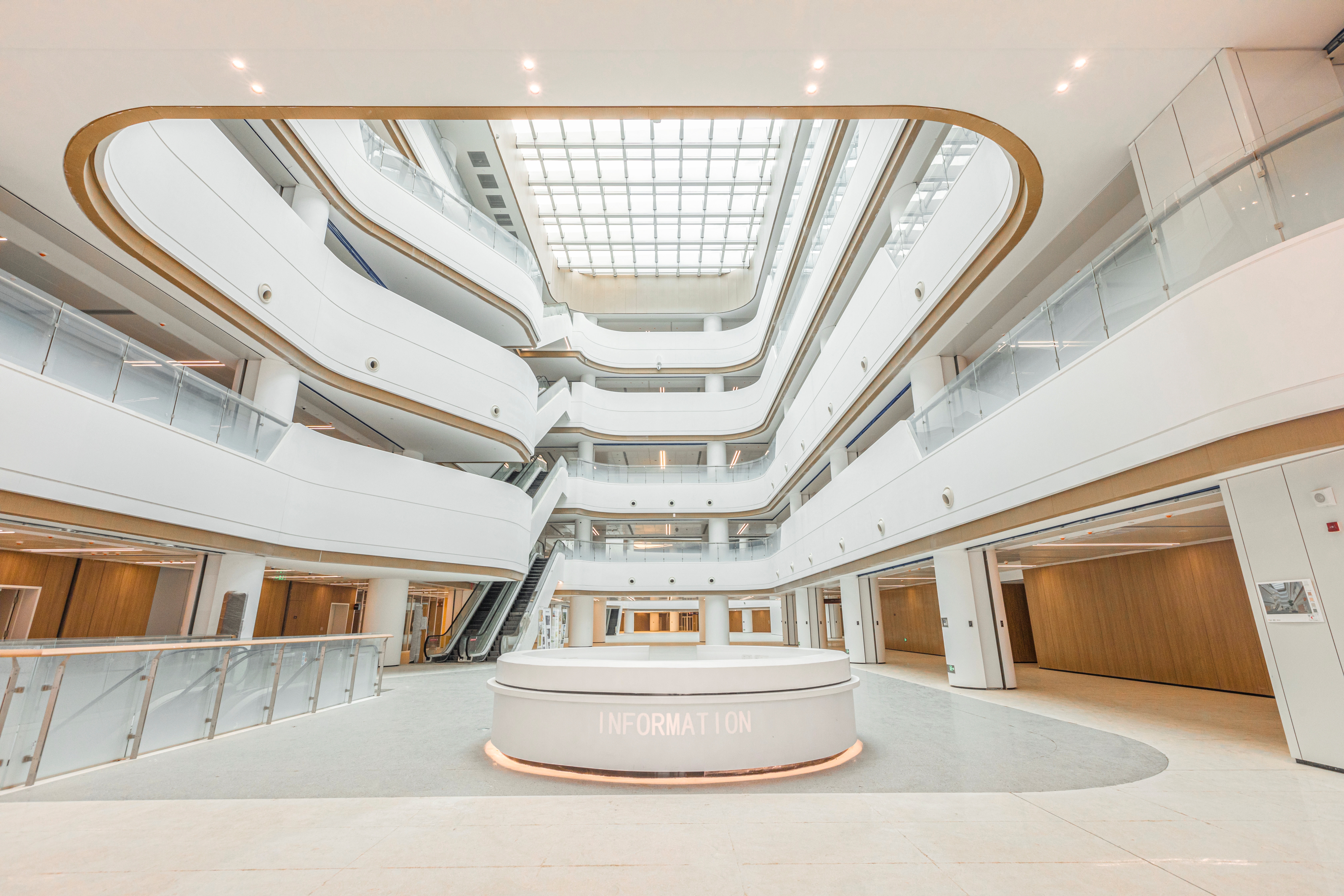 龍華平安醫(yī)院修圖