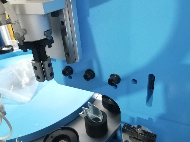 天津智能脚轮组装装配机