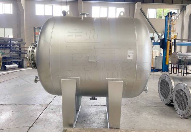 北京碳鋼容積式換熱器多少錢 歡迎來電 南京貝特空調(diào)設備供應;