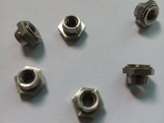 標準件壓鉚螺柱參考價 深圳市鑫達偉業(yè)五金制品供應