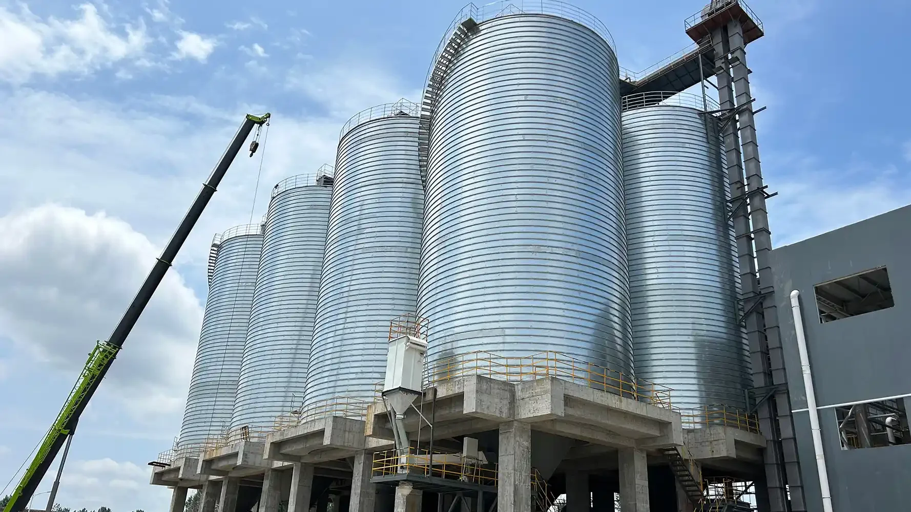 Gypsum steel silo
