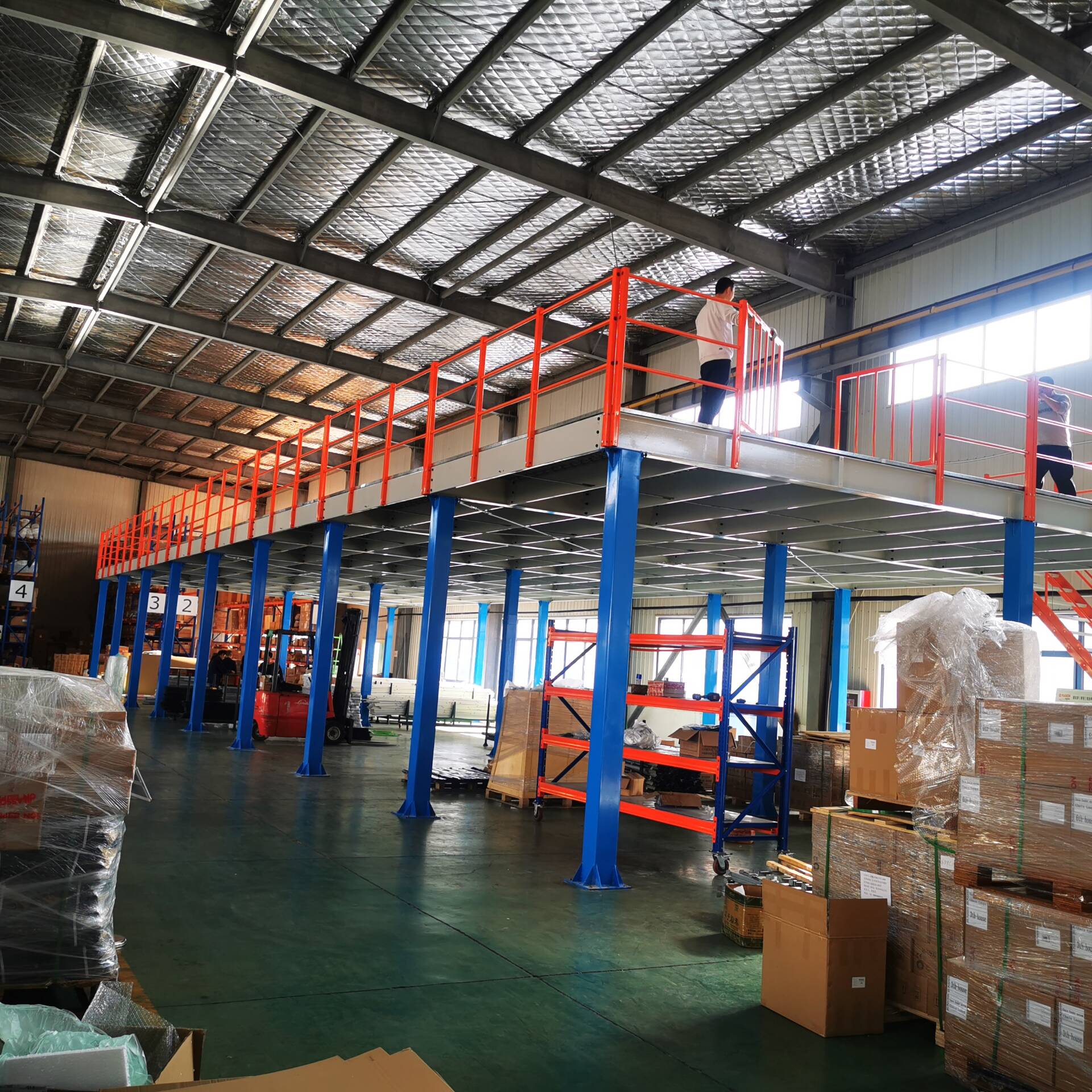 钢结构立体平台定制厂家：南京立正的空