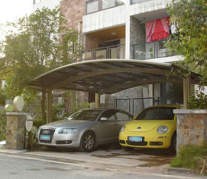 合抱車棚