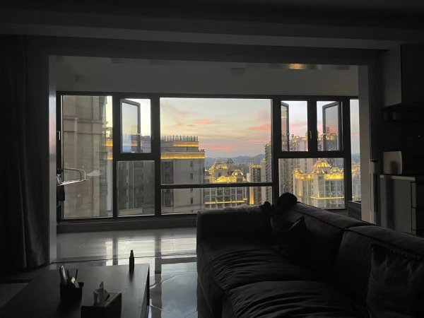 大陽臺(tái)斷橋平開窗