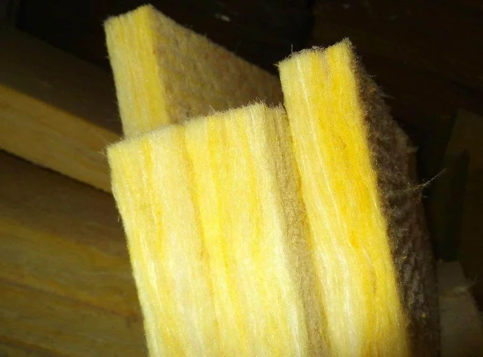 空調(diào)風(fēng)管保溫材料適用橡塑還是玻璃棉的好