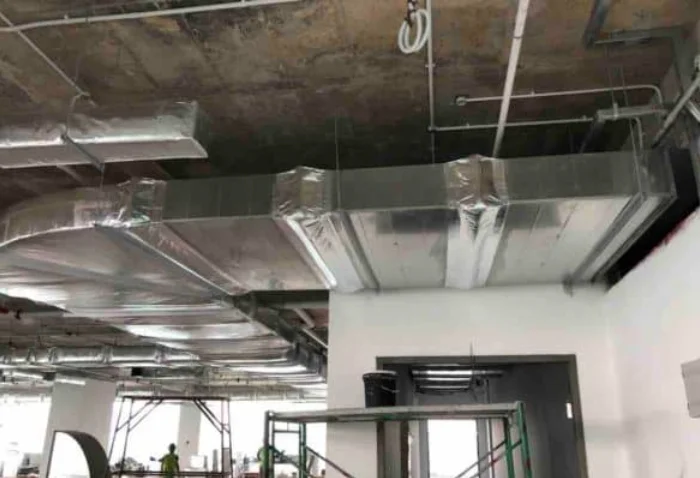 橡塑海綿板在空調(diào)系統(tǒng)中的隔熱與吸音應(yīng)用