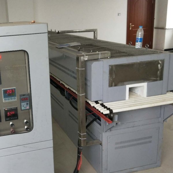 高溫隧道熱處理小型輥道爐