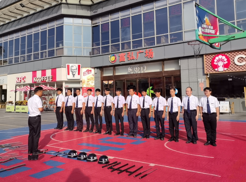 隊(duì)長帶頭，白衫列陣：廣東華創(chuàng)保安商場防爆演練展硬核實(shí)力