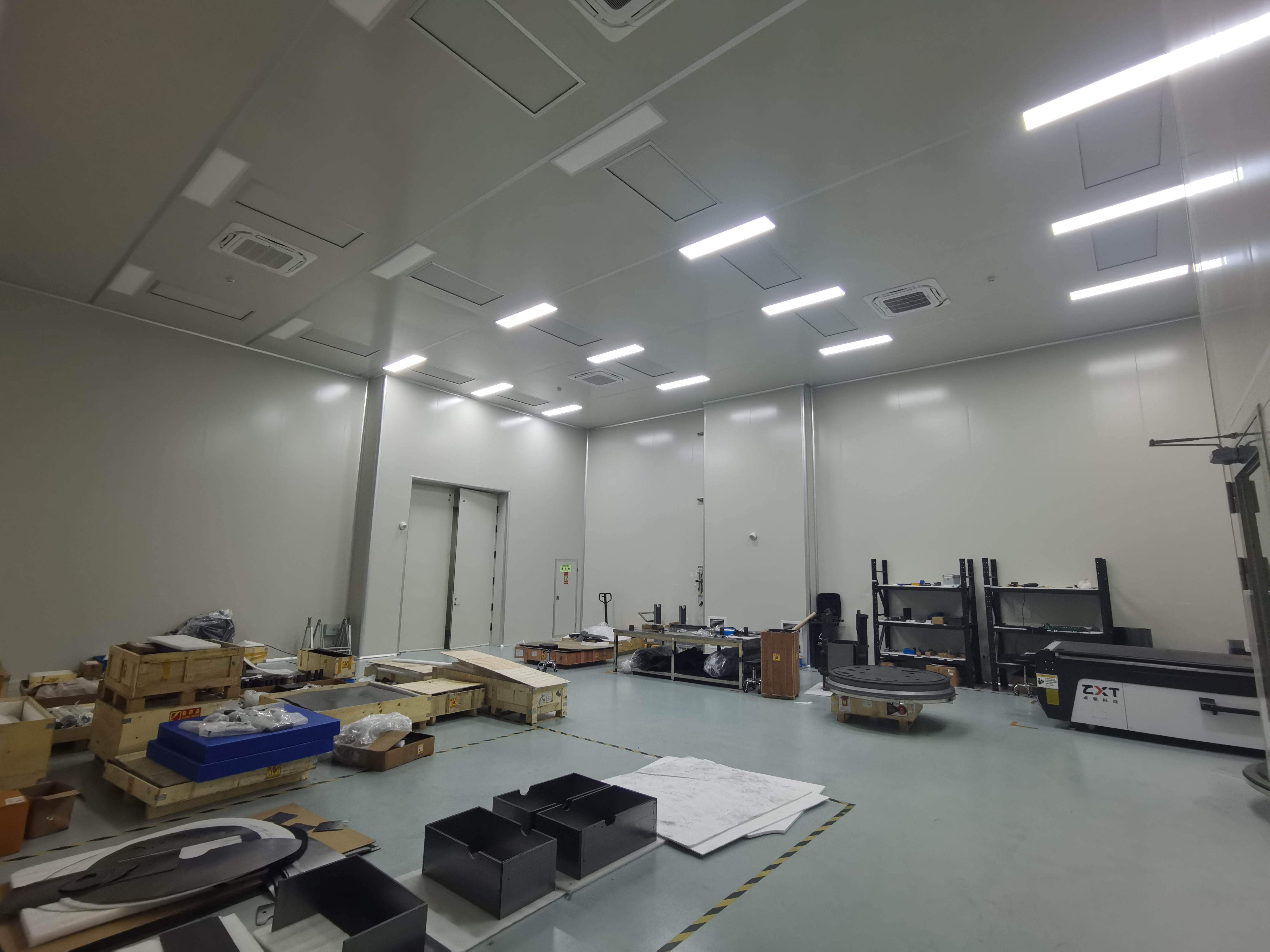 上海中沃洁净室:筑牢半导体产业高质量发展的 “无尘基石”