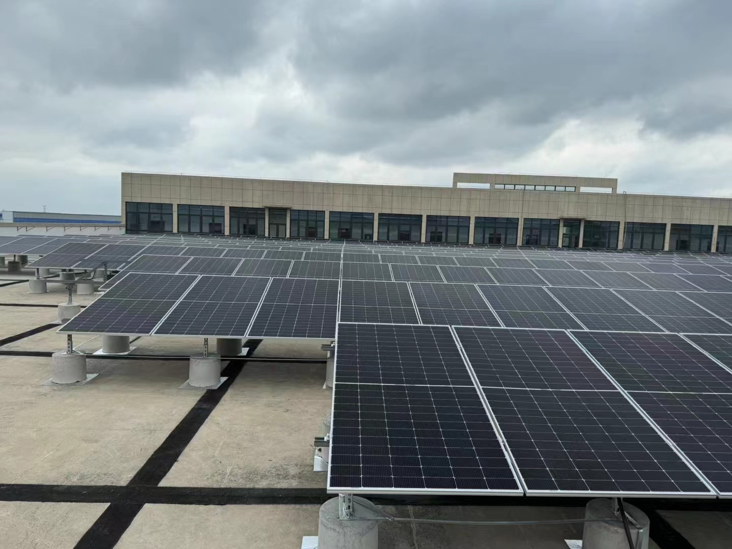 “碳中和”光伏發(fā)電項(xiàng)目全覆蓋運(yùn)行～