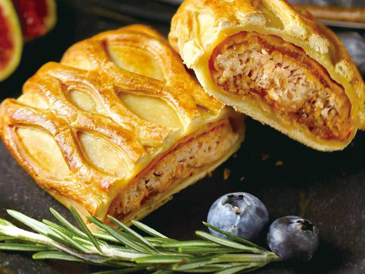 酥香爆汁！申和惠靈頓三文魚，每口都是深海鮮